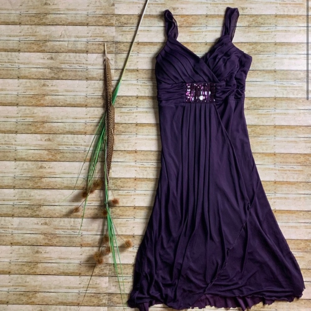 Plum purple sleeveless sequined formal dress